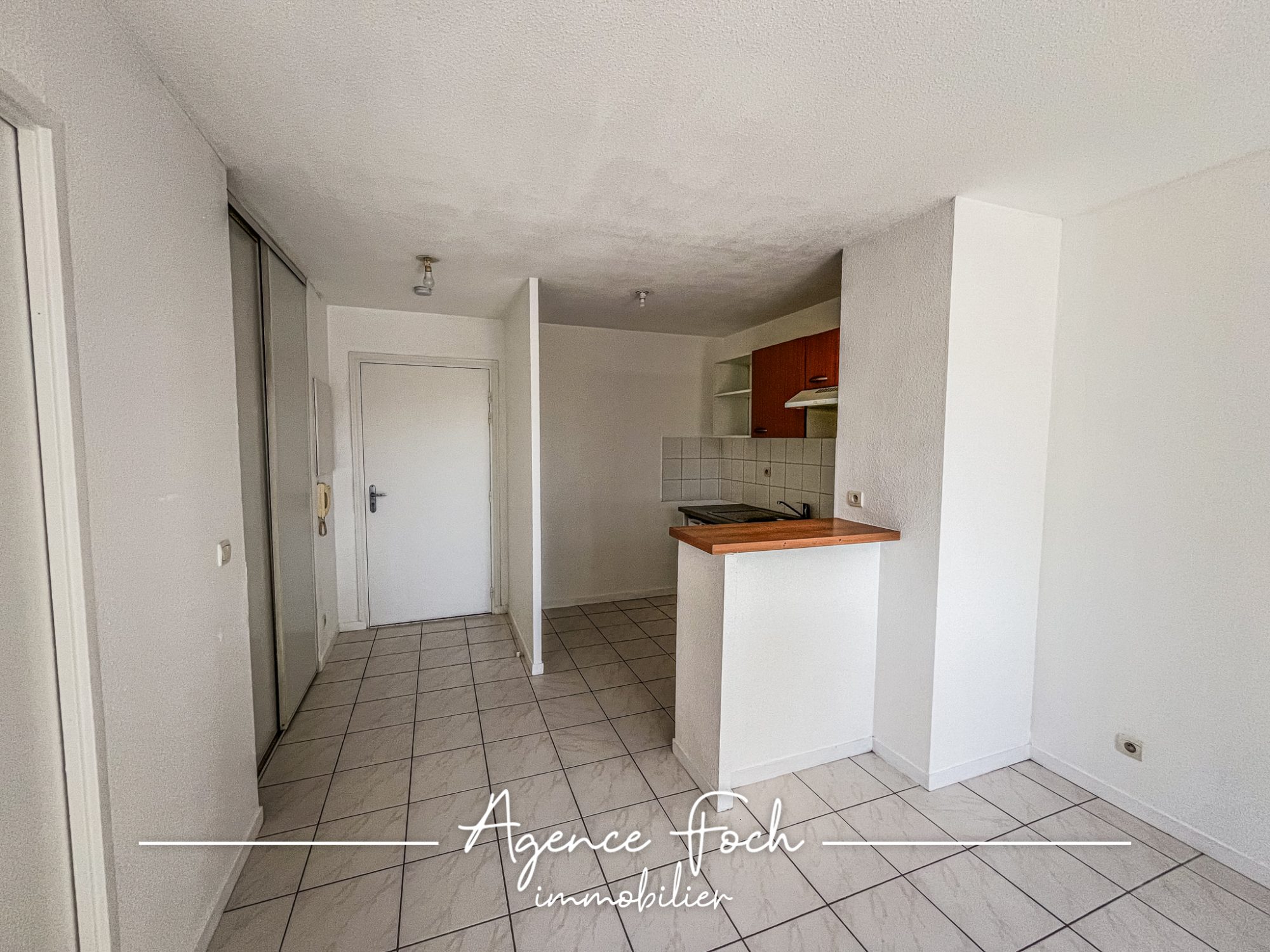 A VENDRE T2 RESIDENCE SECURISEE 3