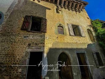 LOT DE 2 MAISONS MITOYENNES À RENOVER
