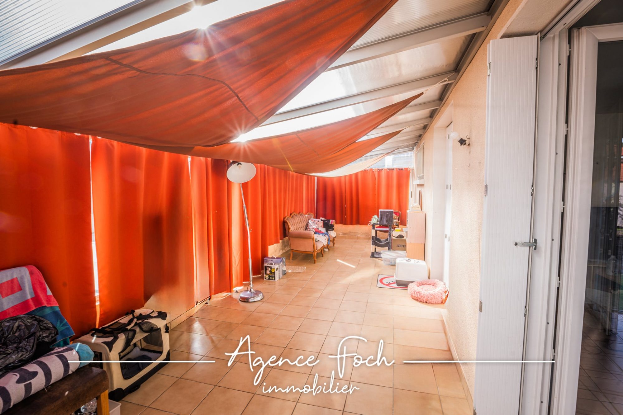 MAISON RENOVEE AVEC GARAGE ET PISCINE 9