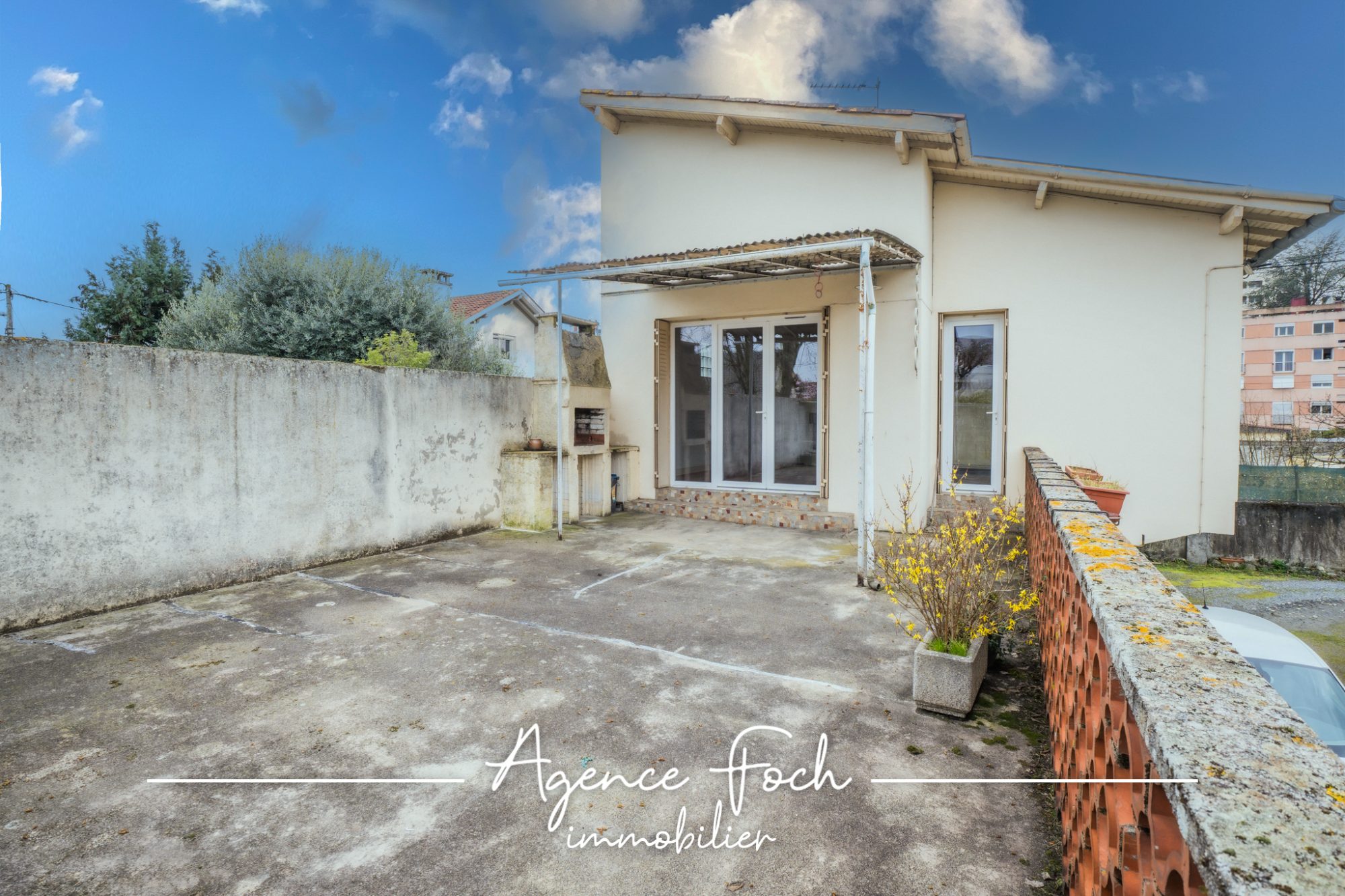 IMMEUBLE À TARBES + 6 GARAGES 12