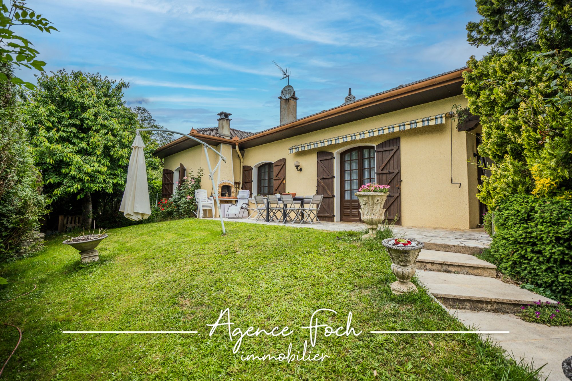 A VENDRE GRANDE MAISON, 5 PIÈCES, AVEC SOUS-SOL, GARAGE ET PISCINE 3