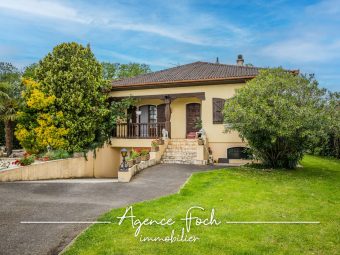 A VENDRE GRANDE MAISON, 5 PIÈCES, AVEC SOUS-SOL, GARAGE ET PISCINE