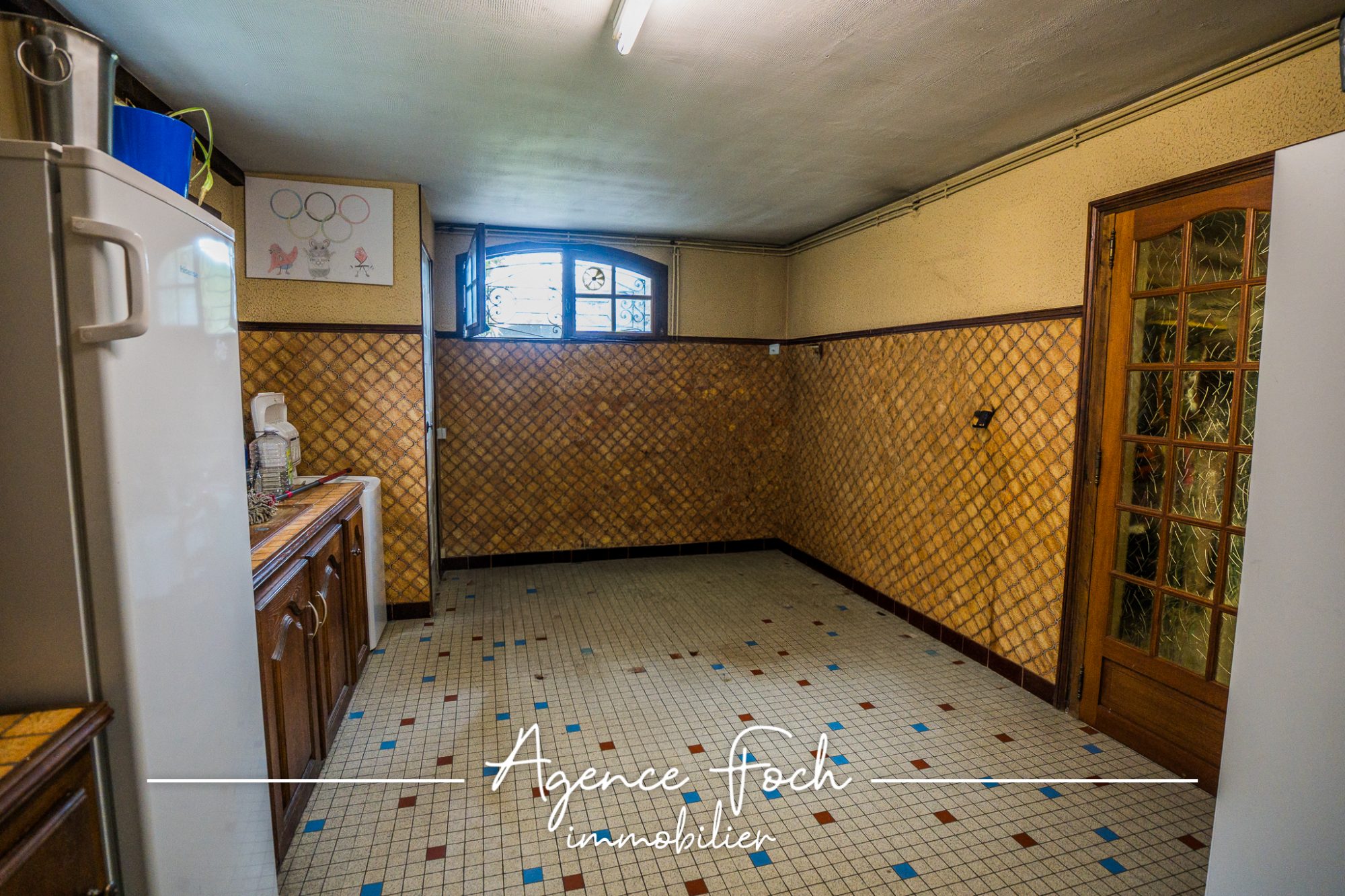 A VENDRE GRANDE MAISON, 5 PIÈCES, AVEC SOUS-SOL, GARAGE ET PISCINE 15