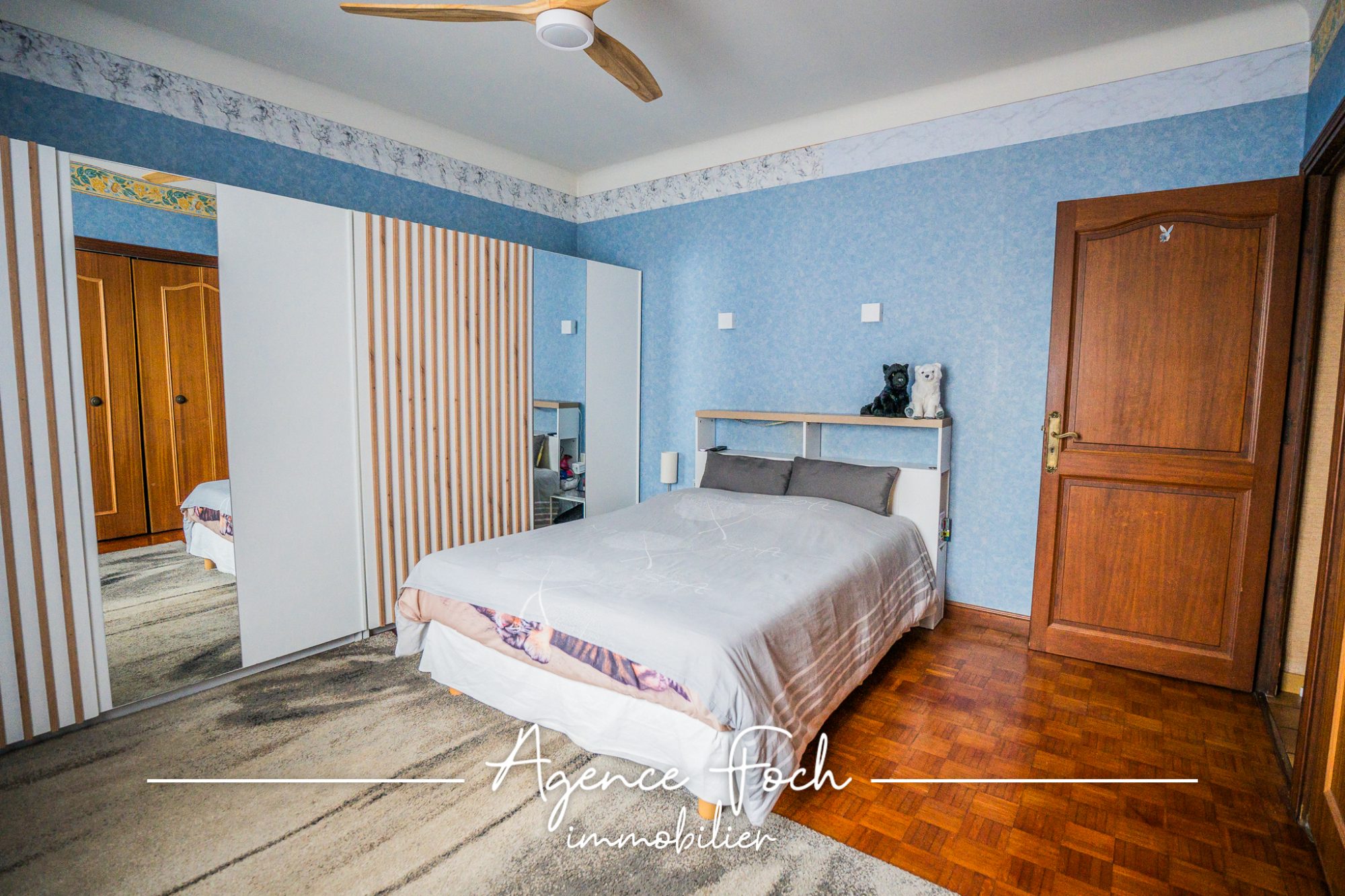 A VENDRE GRANDE MAISON, 5 PIÈCES, AVEC SOUS-SOL, GARAGE ET PISCINE 10