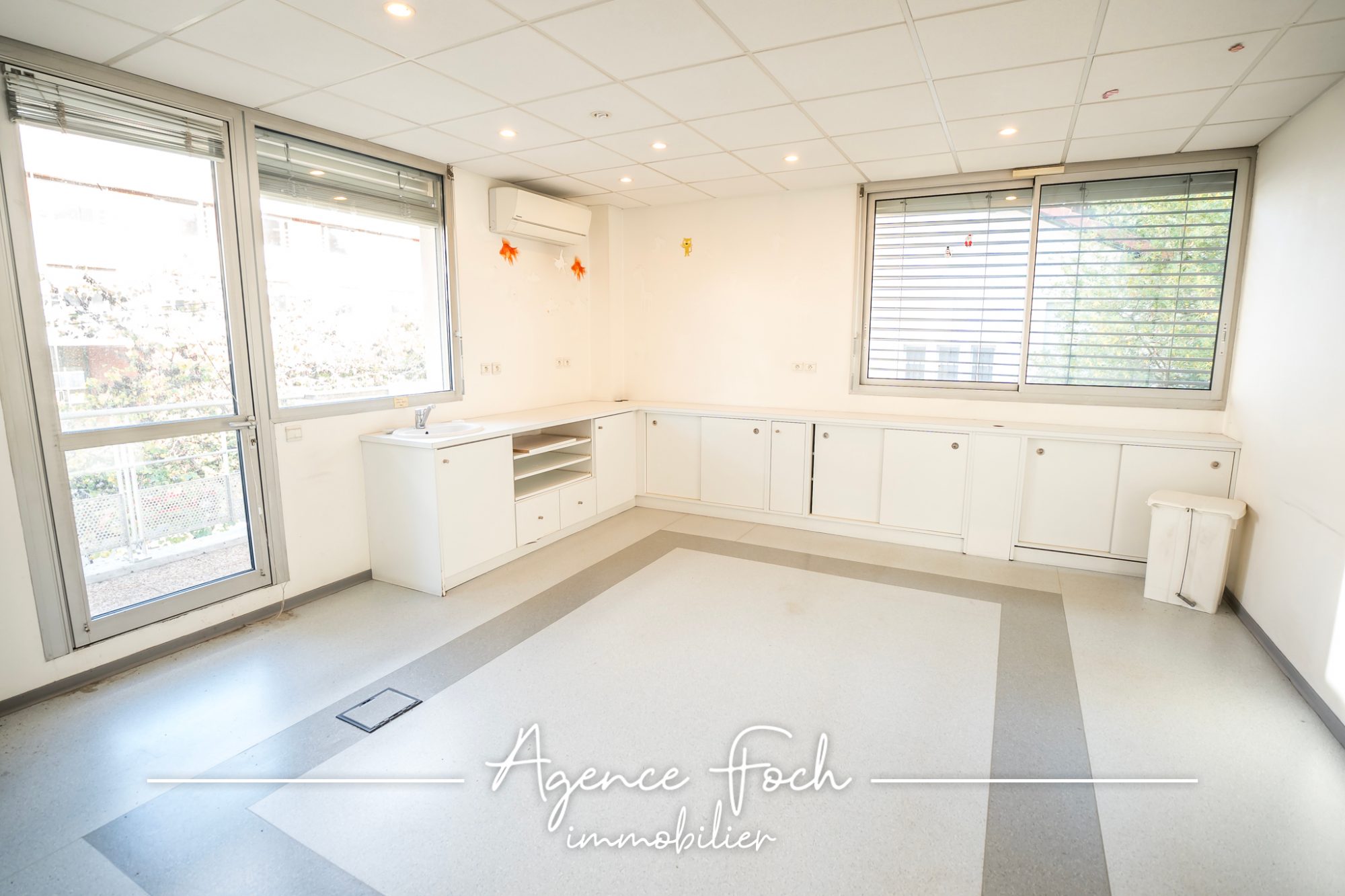 LOCAL PROFESSIONNEL 6