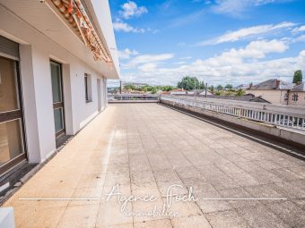 A VENDRE ENSEMBLE IMMOBILIER