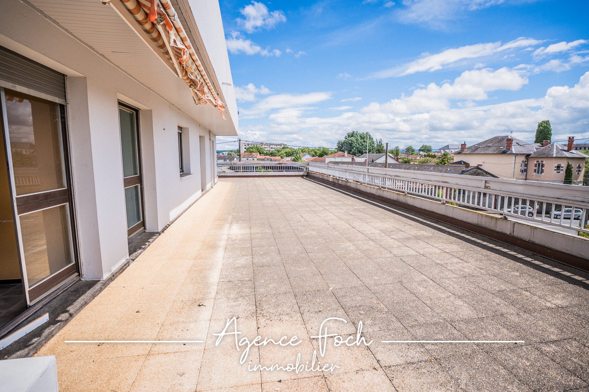 A VENDRE ENSEMBLE IMMOBILIER 1