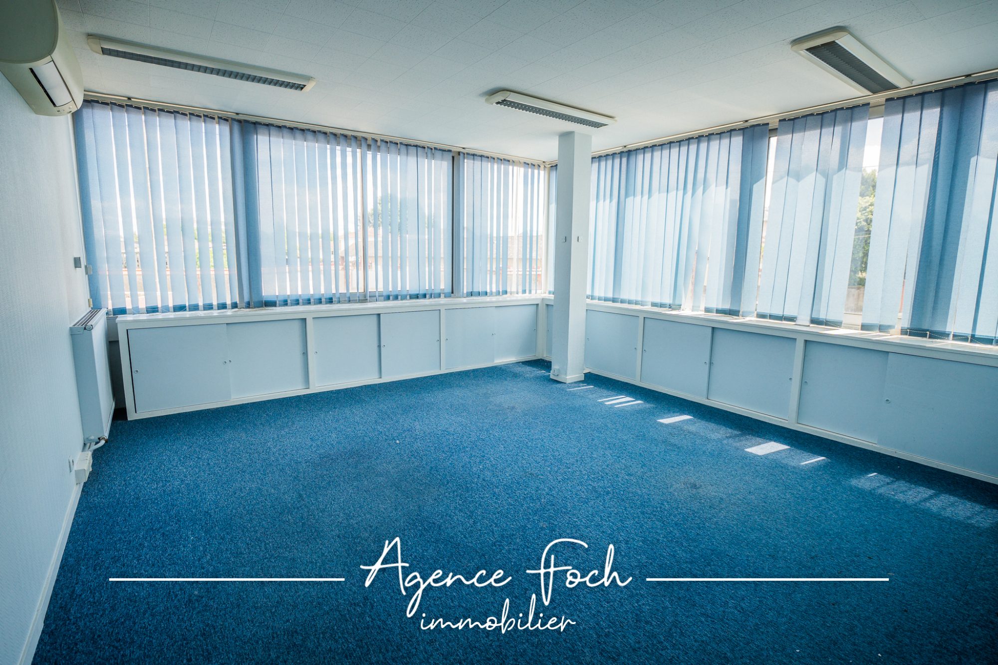 A VENDRE ENSEMBLE IMMOBILIER 12
