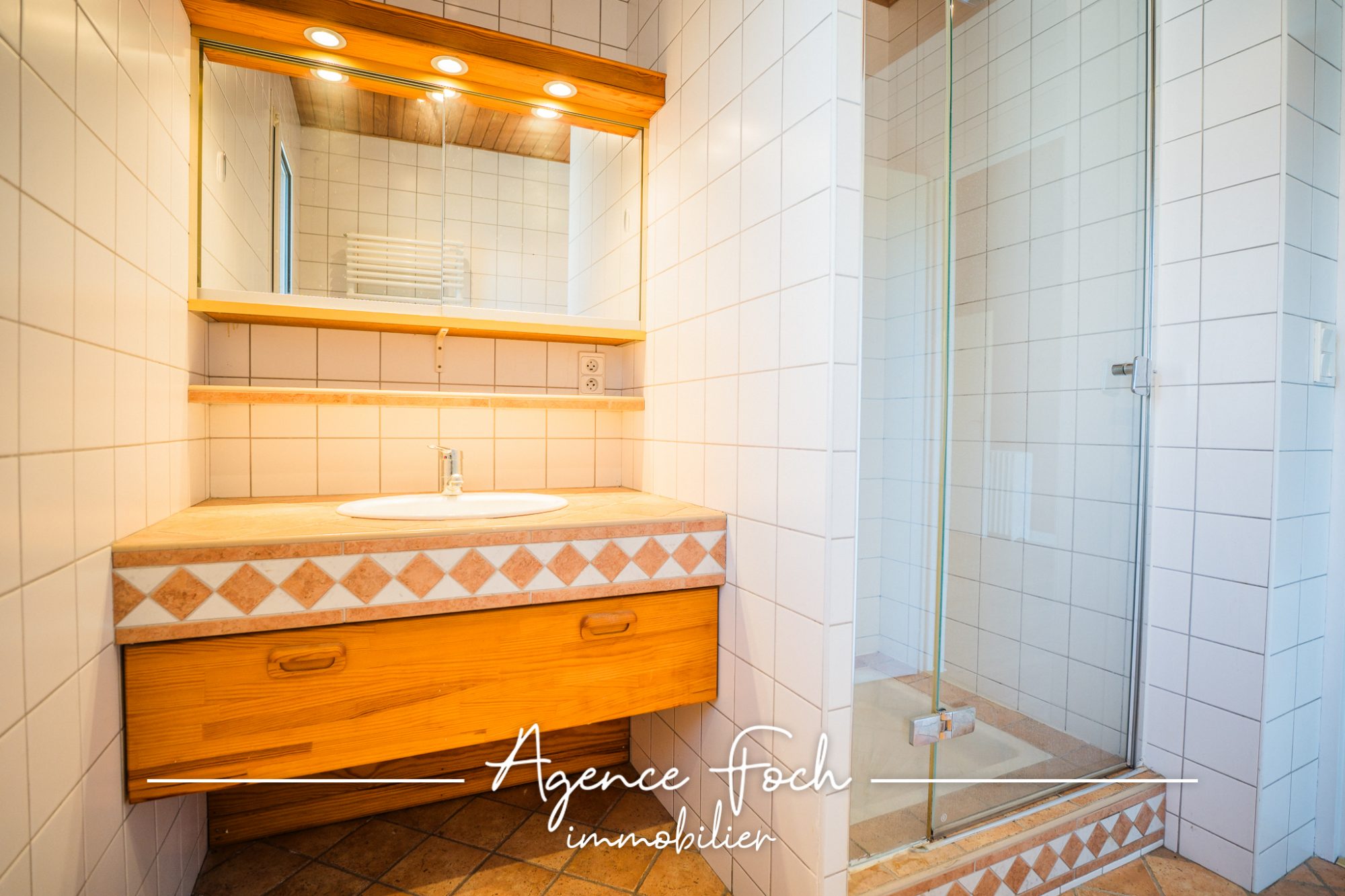 AV MAISON BOURGEOISE ODOS 13
