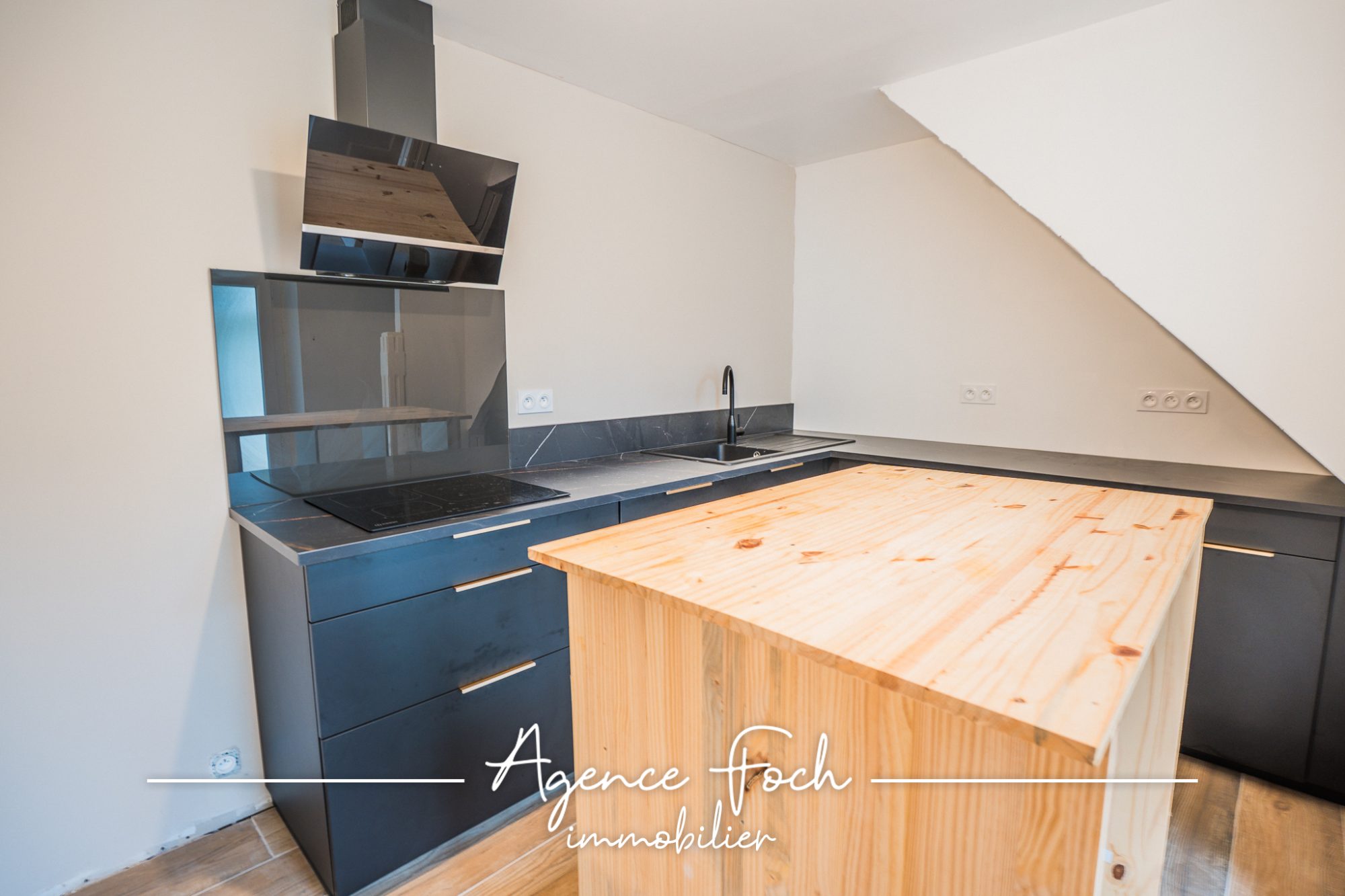 A VENDRE MAISON DE VILLE AVEC GARAGE, 4 PIECES, A TARBES 1