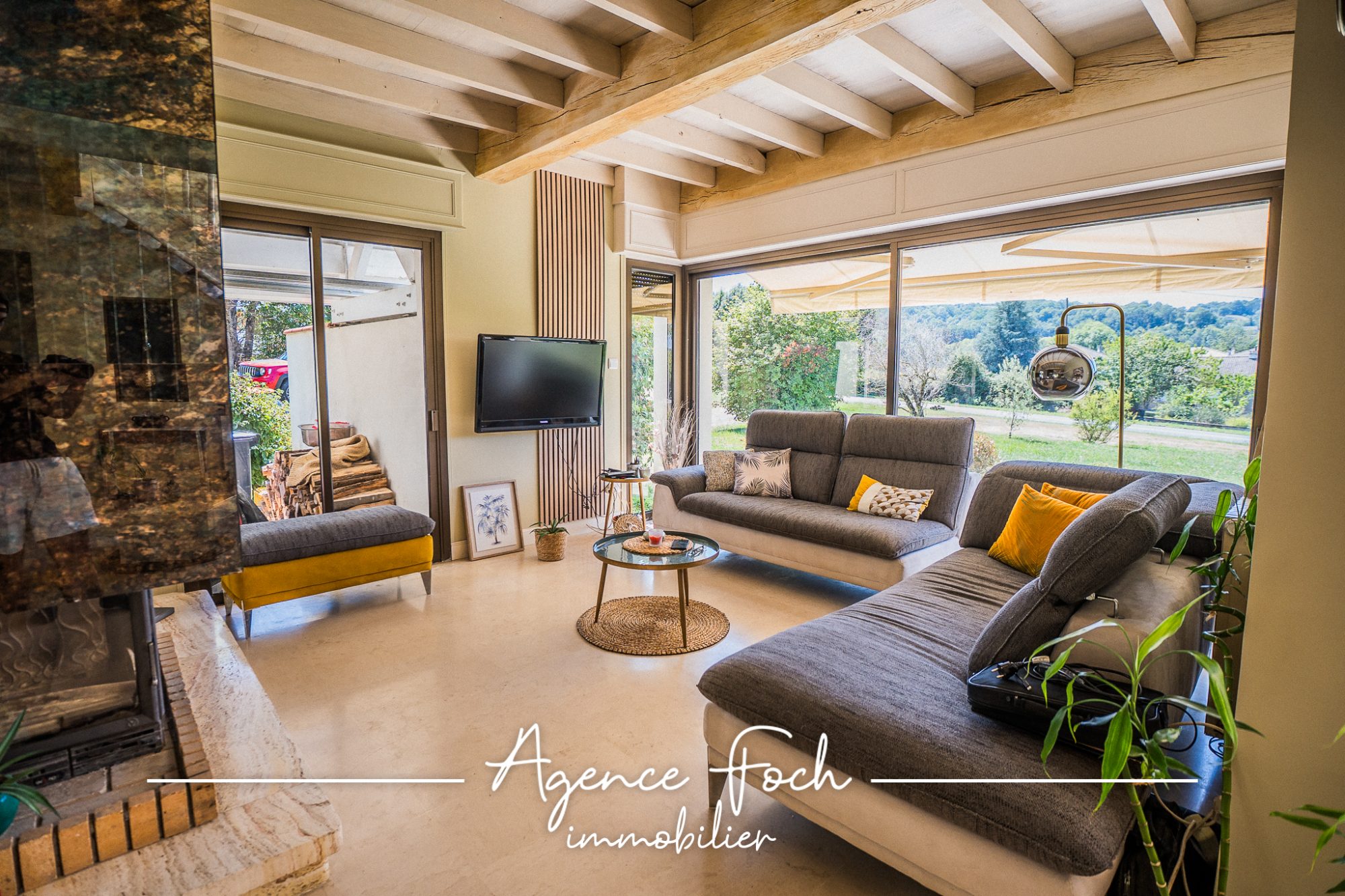 A VENDRE MAISON DE CARACTERE 3