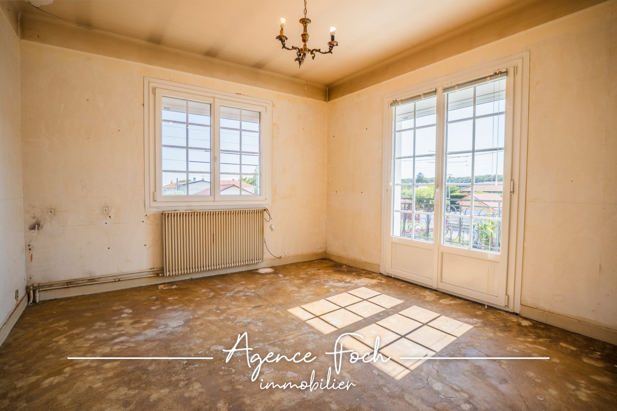 A VENDRE MAISON FAMILIALE AVEC HANGAR 4