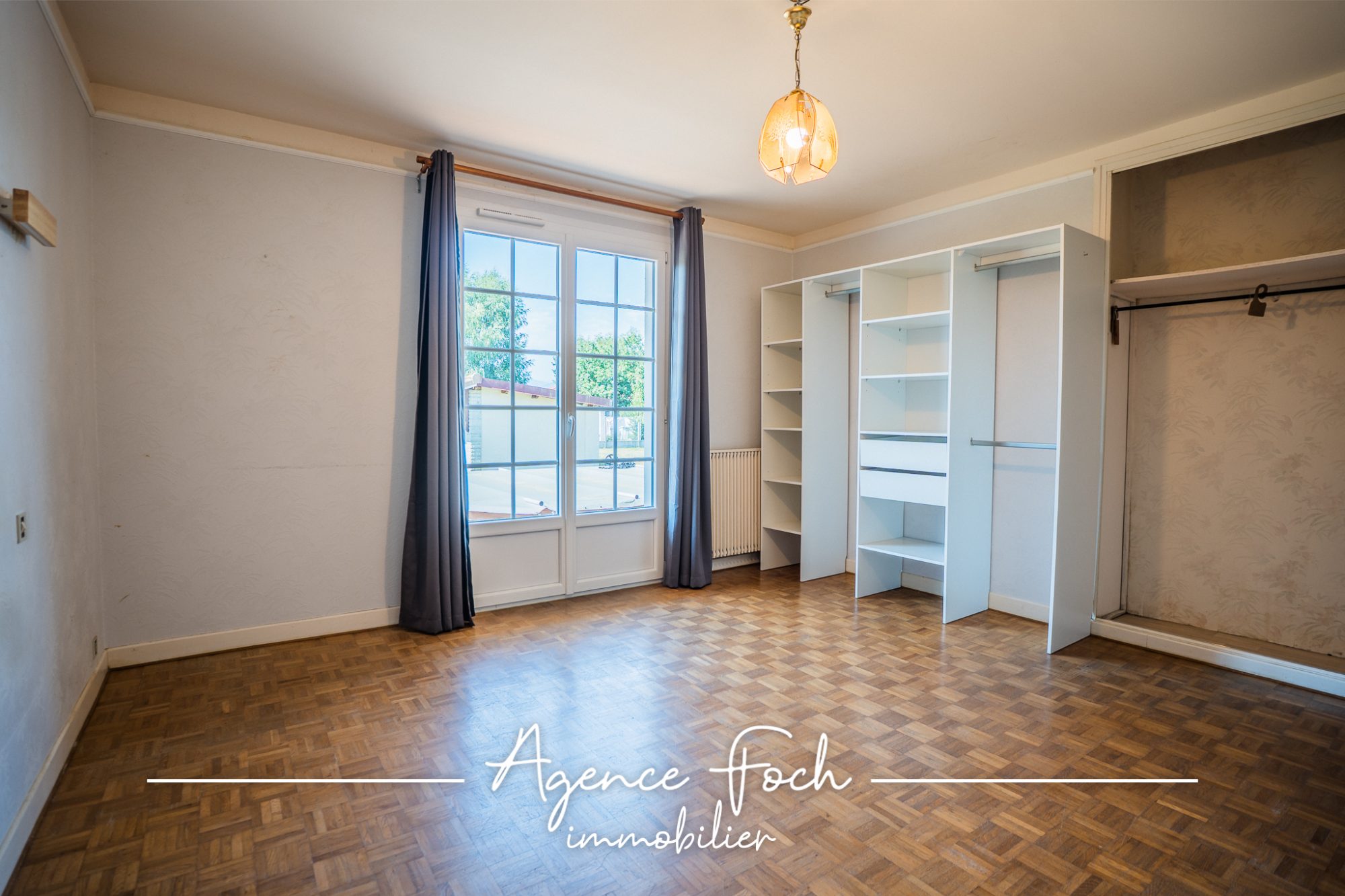A VENDRE MAISON FAMILIALE AVEC HANGAR 3