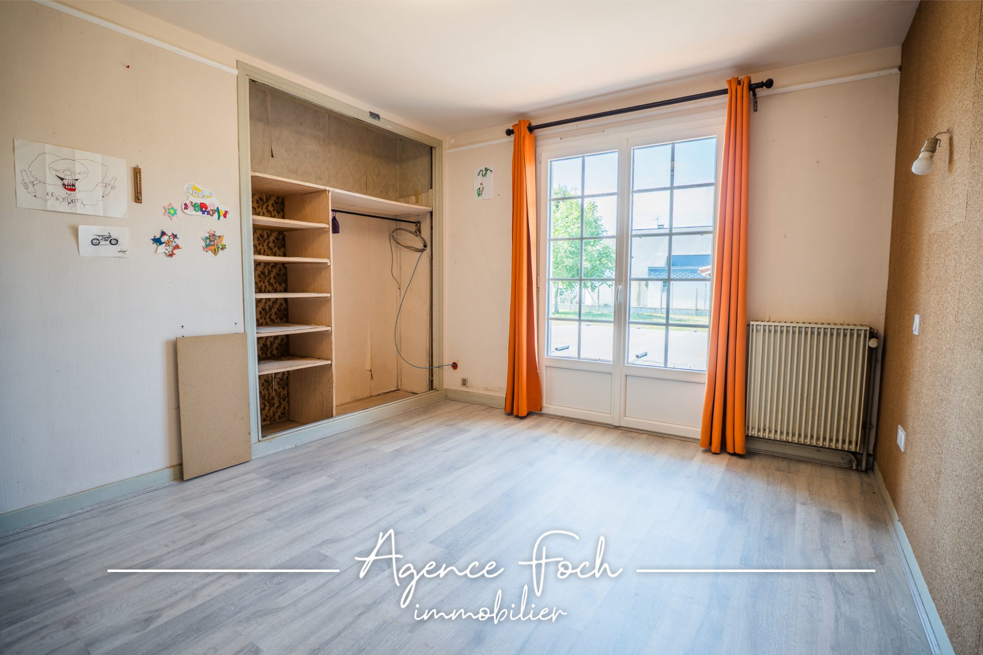 A VENDRE MAISON FAMILIALE AVEC HANGAR 9