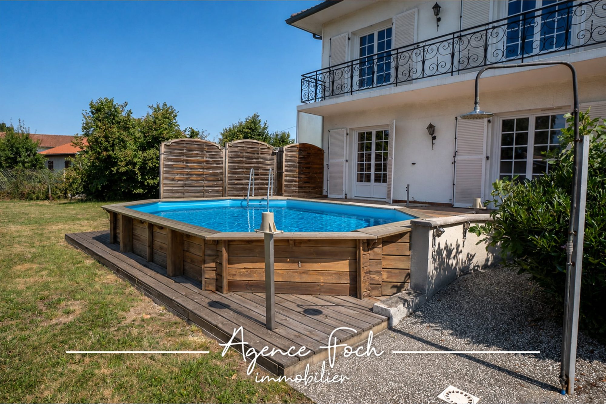 A VENDRE MAISON FAMILIALE AVEC HANGAR 15