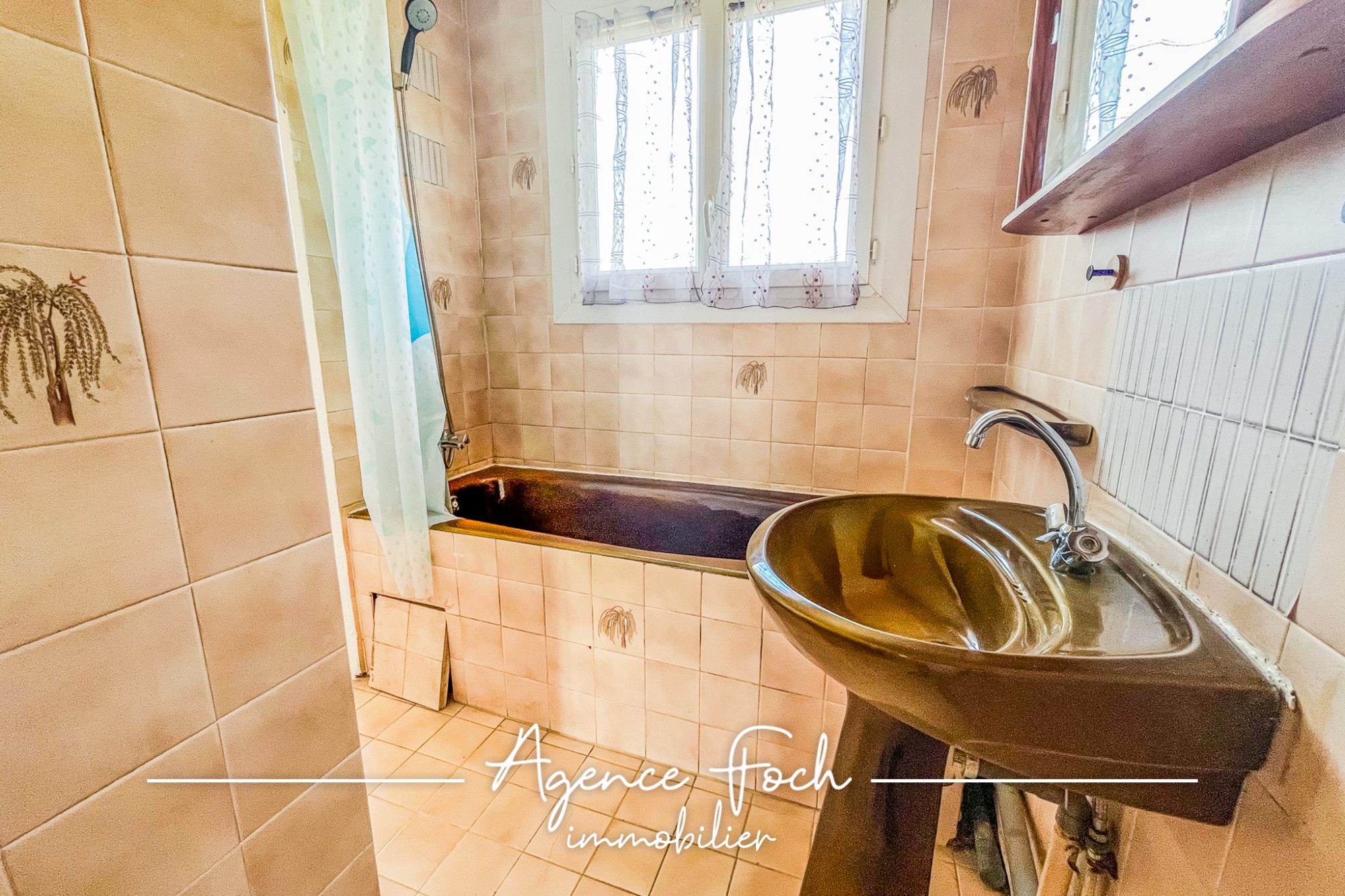 APPARTEMENT 3 PIECES AVEC BALCON ET CAVE – A RENOVER 8