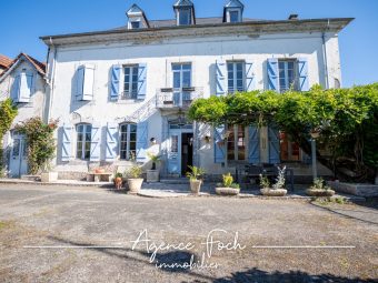 MAISON ANCIENNE AVEC APPARTEMENT INDÉPENDANT ET DÉPENDANCES